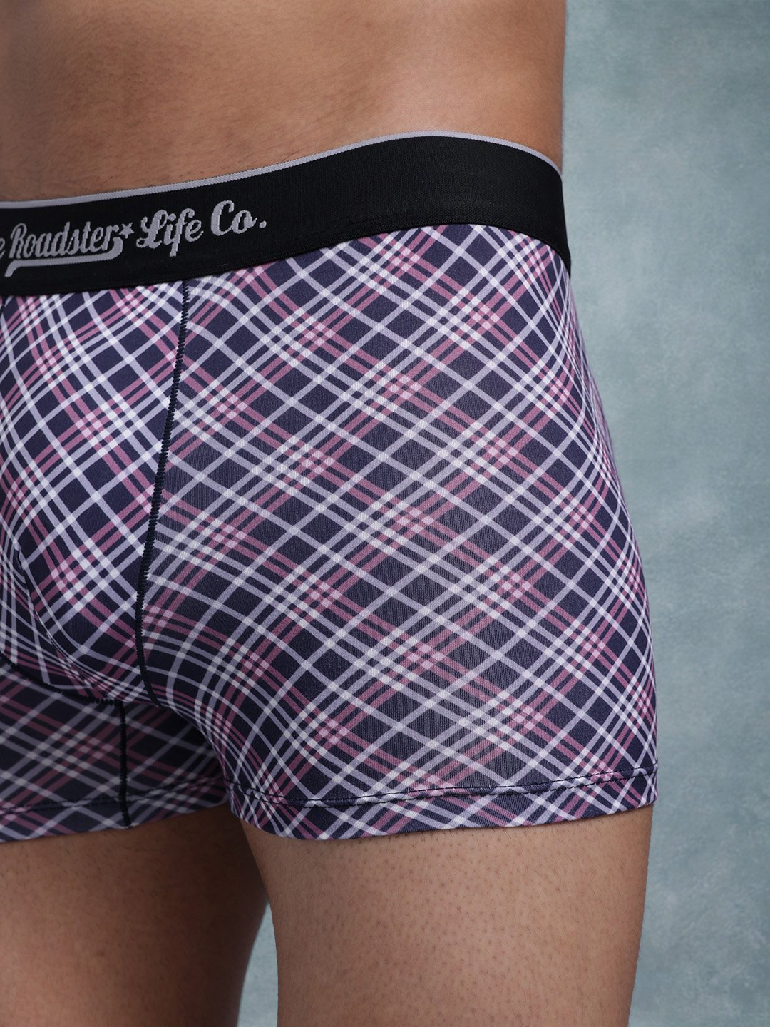 Roadster Men's Purple Checked Ultrasoft Stretchable Trunk - Image 5